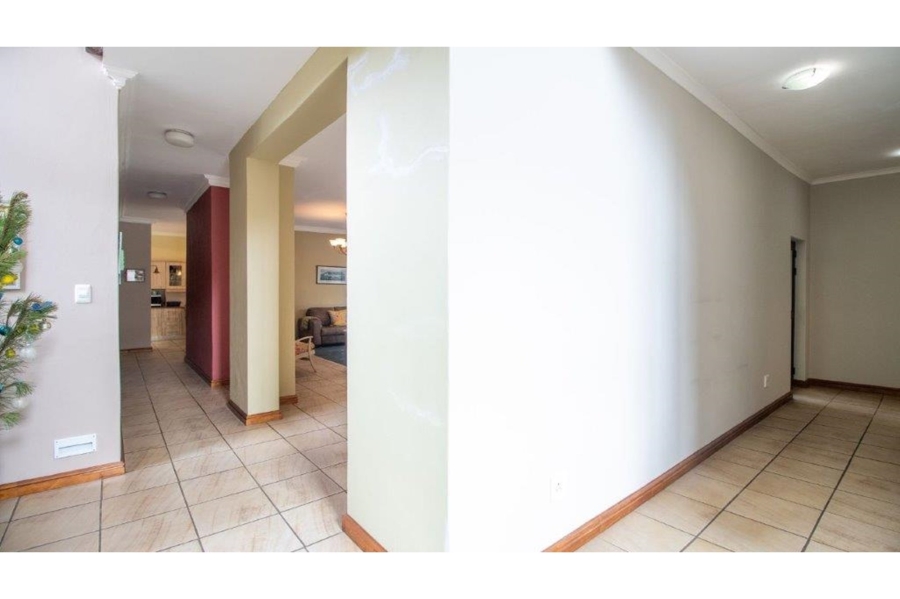 6 Bedroom Property for Sale in Lovemore Park Eastern Cape